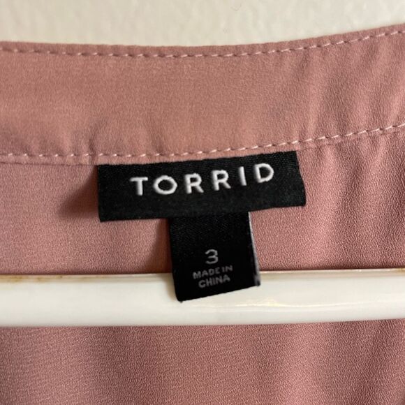 TORRID Georgette Pullover Blouse in Pink Dust size 3 (Women’s 22-24) - Picture 3 of 9